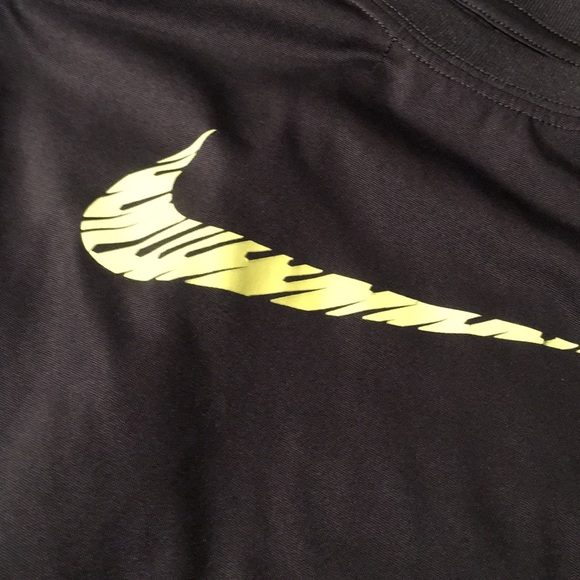 Nike kids shirt size 6 - Picture 2 of 4